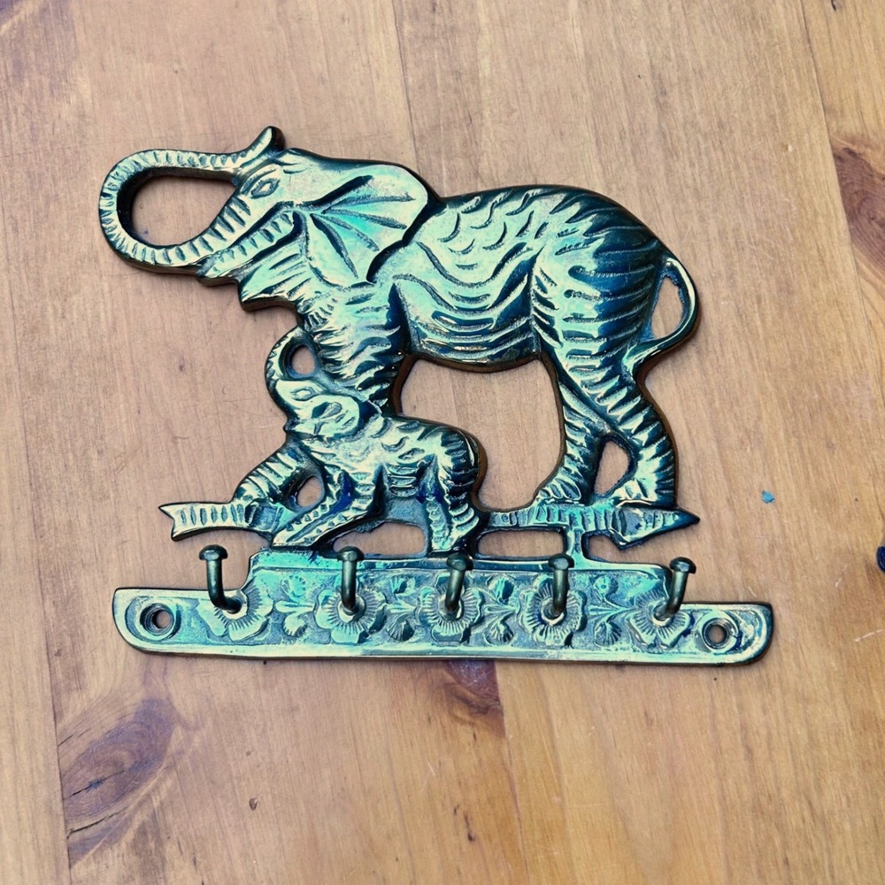 Vintage 70s Brass Elephant Key Holder Wall Mount Mother Baby Hook Rack Gol Decor